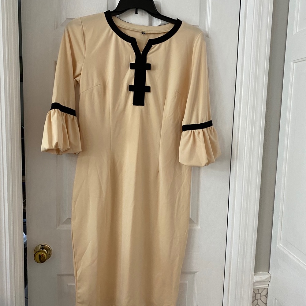 Cream/black dress